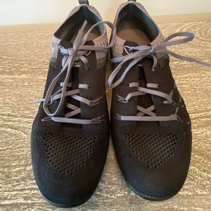 Nike Focus Flyknit Sneakers